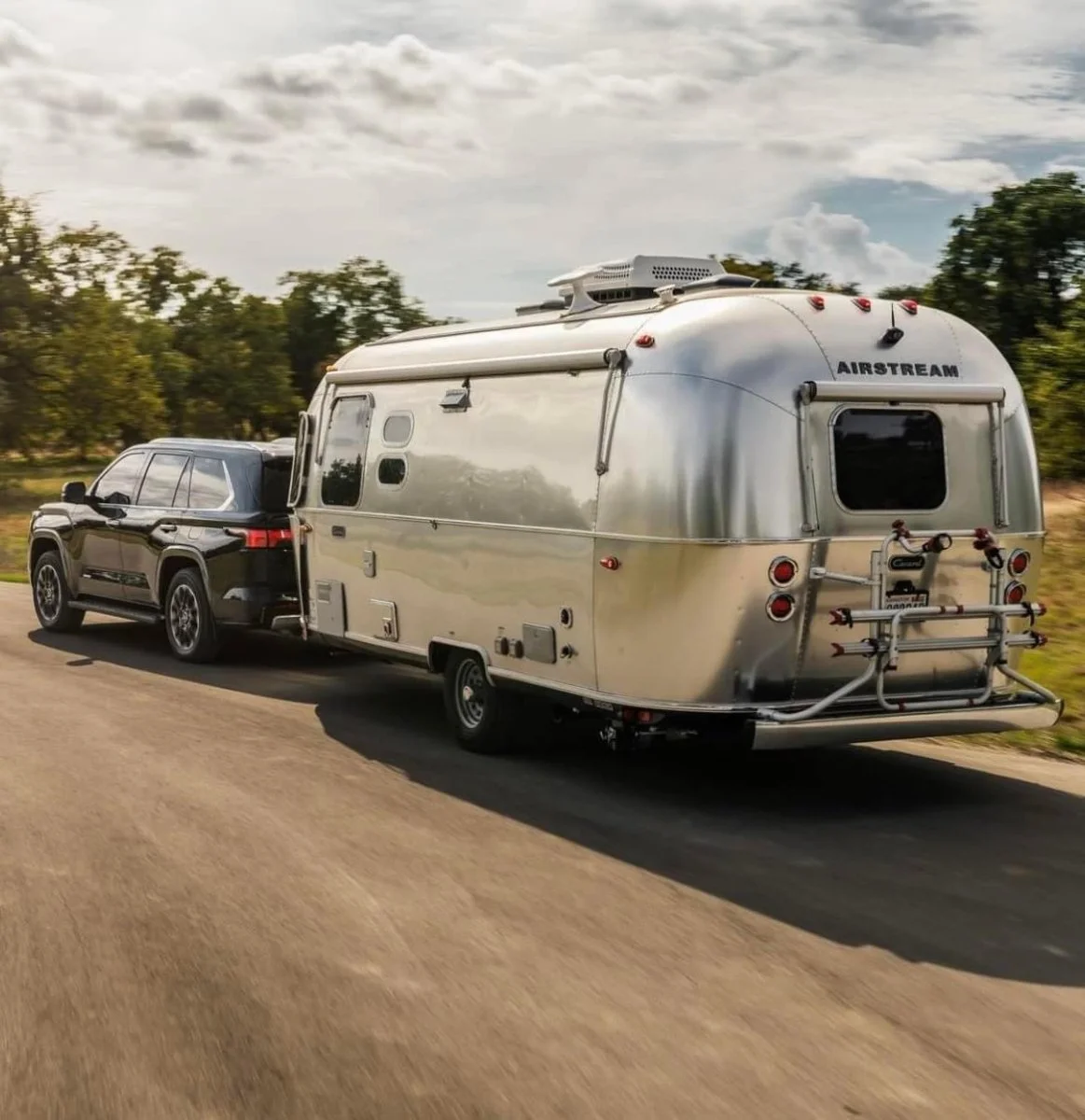 2022-ToyotaSequoia-towing2.webp