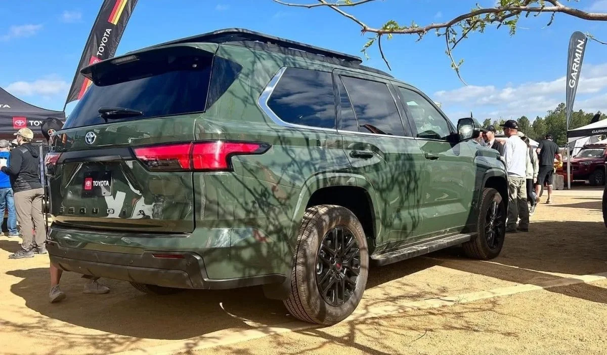 rear-23-sequoia-army-green1.webp